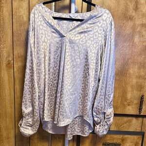 Chic Women's Animal Print Blouse in Cream